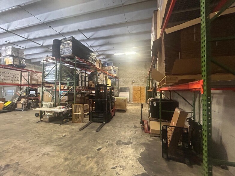 More Photos Of 1650-1680 NW 95th Ave, Miami Warehouse For Sale