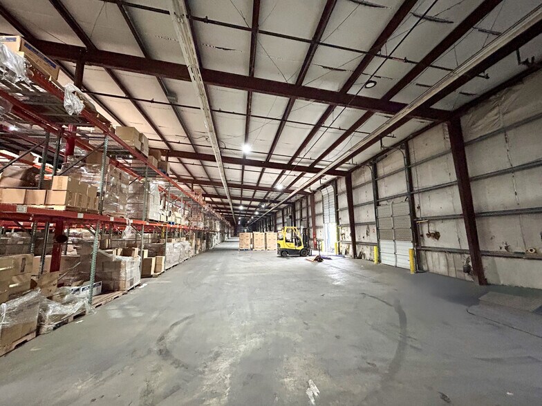 More Photos Of 401 N Main St, Society Hill Warehouse For Sale