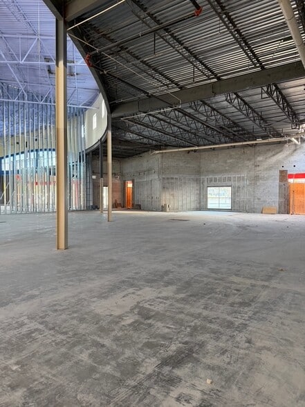 More Photos Of 10175 Tamiami Trl, Punta Gorda General Retail For Lease