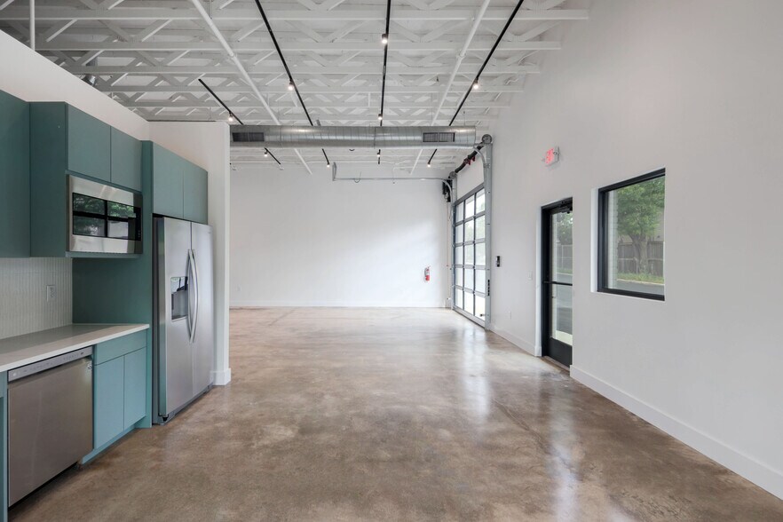 More Photos Of 5602 Clay Ave, Austin Loft Creative Space For Lease