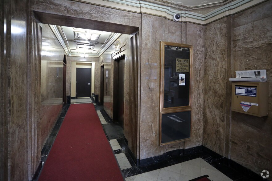 More Photos Of 830-834 S Broadway, Los Angeles Office For Lease