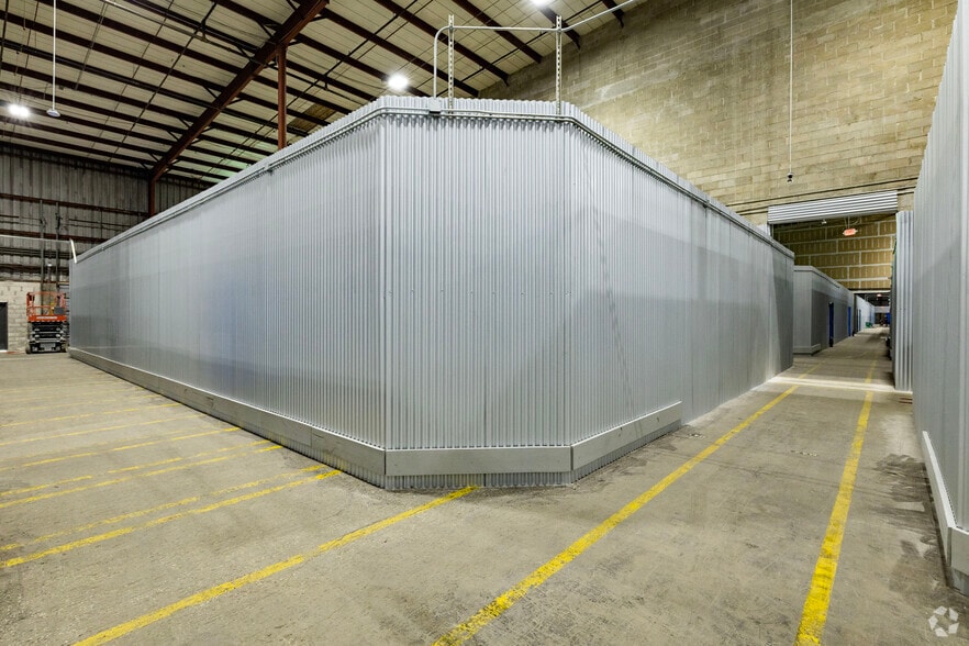 More Photos Of 5806 N 53rd St, Tampa Distribution For Lease