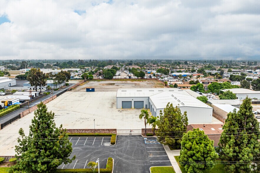 More Photos Of 5551 State St, Montclair Service For Lease