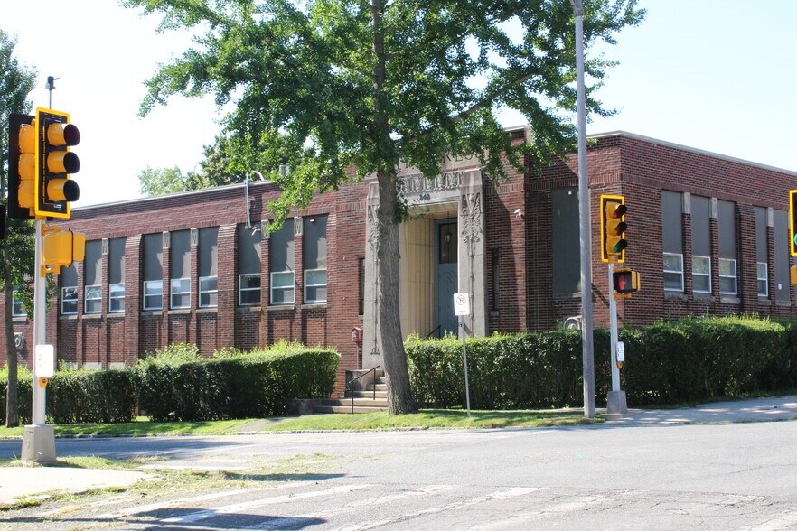 Primary Photo Of 242 Suffolk St, Holyoke Light Manufacturing For Sale