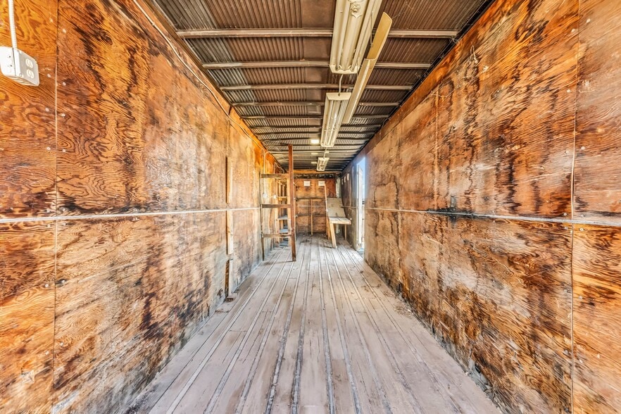 More Photos Of 42725 2nd St E, Lancaster Manufacturing For Sale