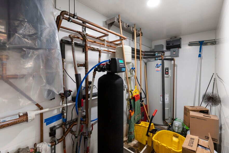 More Photos Of 8 Somersworth Plz, Somersworth Storefront For Sale