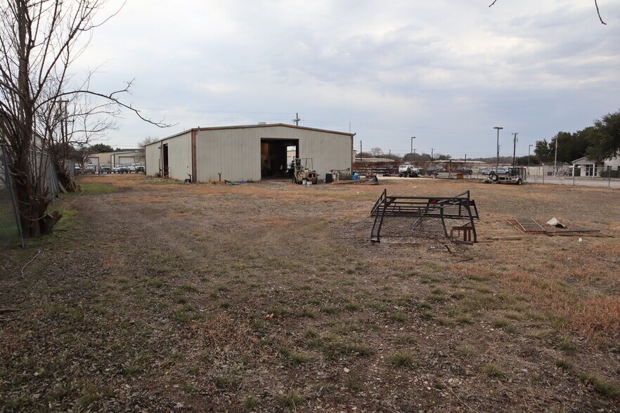 More Photos Of 9238 Converse Business Ln, Converse Service For Sale