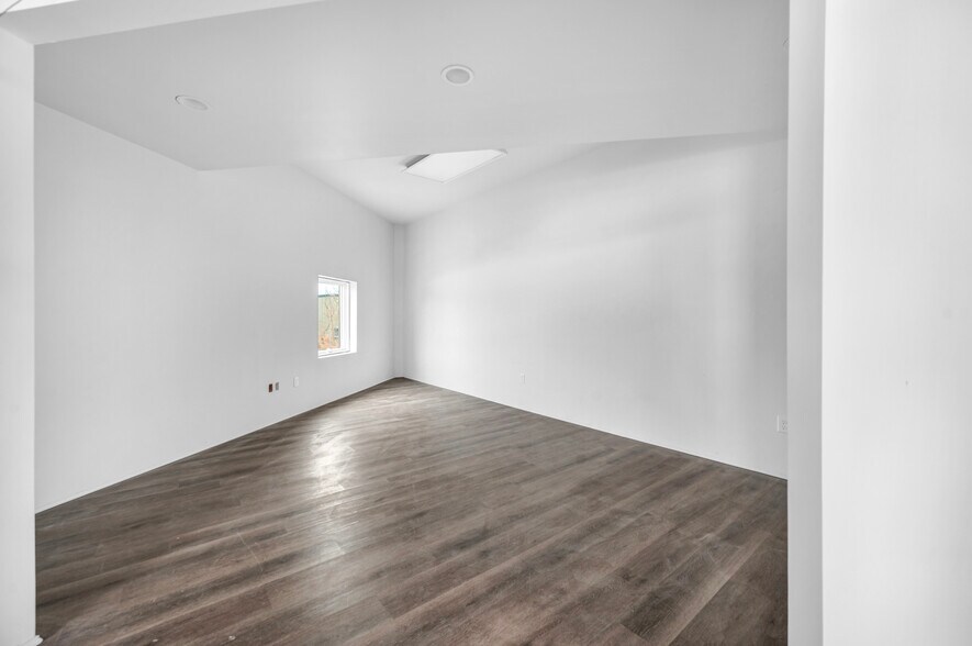 More Photos Of 4 Broadway Avenue Ext, Mystic Office For Sale