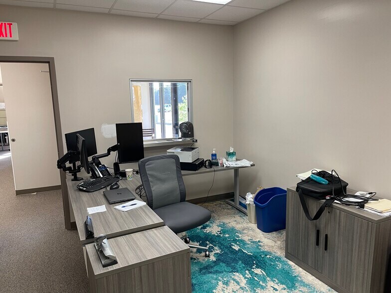 More Photos Of 3205 Beck Blvd, Naples Office For Sale