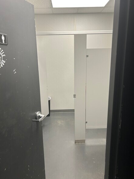 More Photos Of 5535 US-431, Brownsboro Industrial For Lease