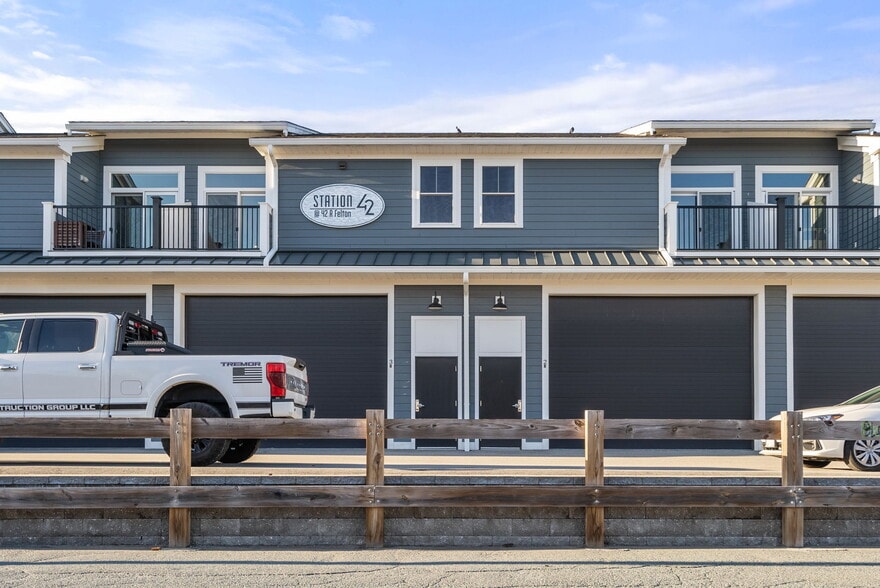 More Photos Of 42 Felton St, Waltham Warehouse For Lease