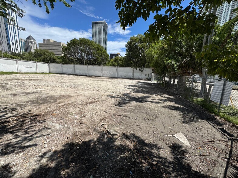 More Photos Of 201 SW 2nd Ave, Miami Land For Lease