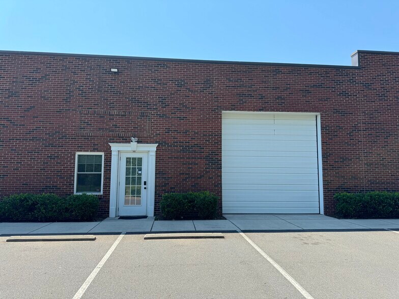 More Photos Of 311-317 Post Office Dr, Indian Trail Showroom For Lease