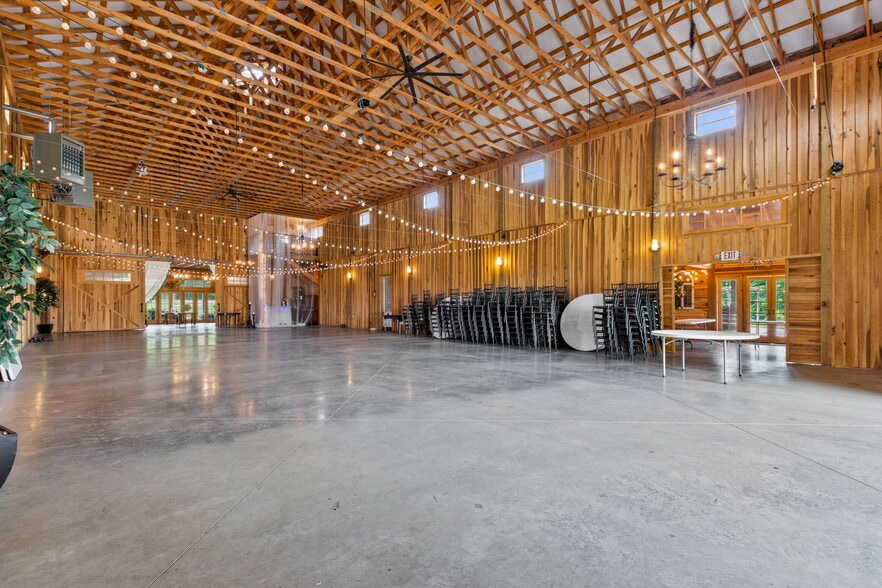 More Photos Of 6863 E Highway 80, Russell Springs Lodge Meeting Hall For Sale