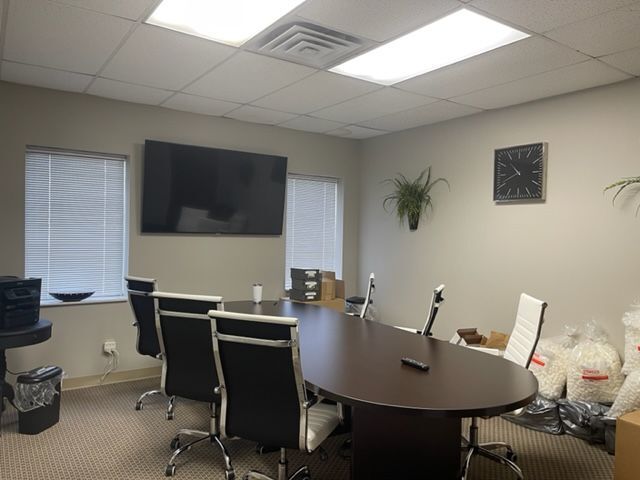 More Photos Of 9400 Williamsburg Plaza, Louisville Office For Lease