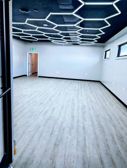 More Photos Of 1850 Harrison Dr, Evanston Storefront For Lease