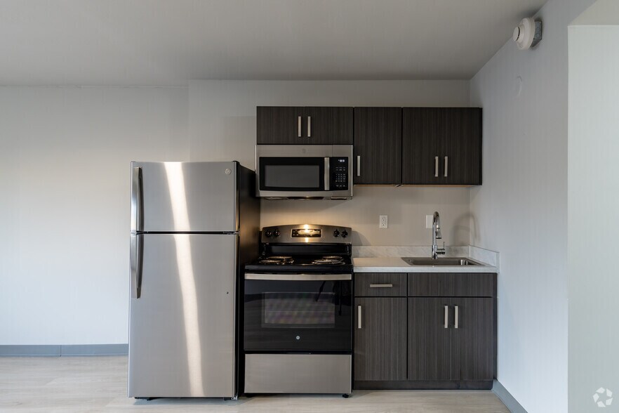 More Photos Of 34911 Van Dyke Ave, Sterling Heights Apartments For Lease