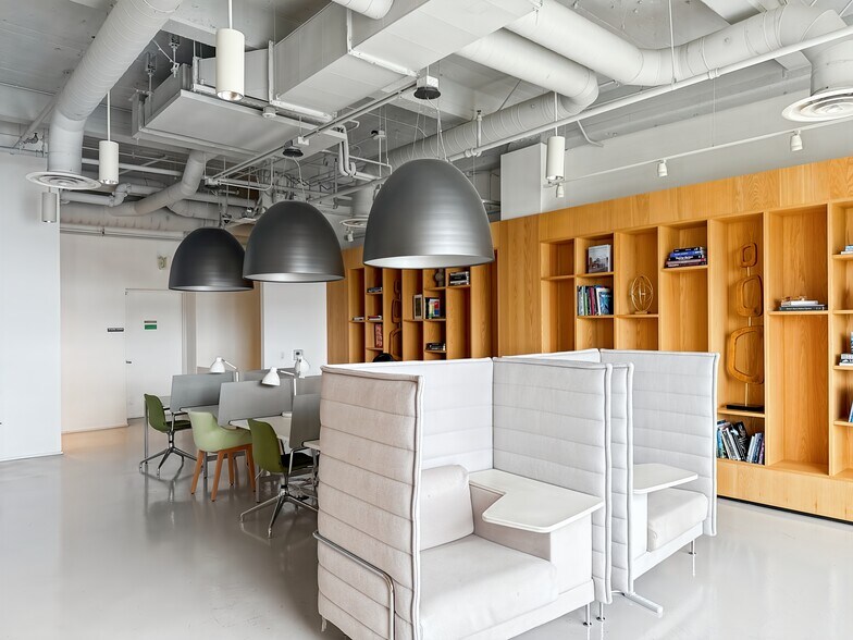 More Photos Of 66 Franklin St, Oakland Coworking Space