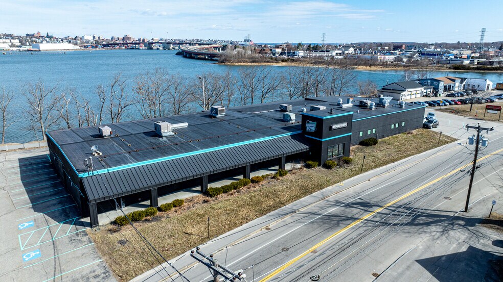 Primary Photo Of 725 Broadway, South Portland Restaurant For Sale