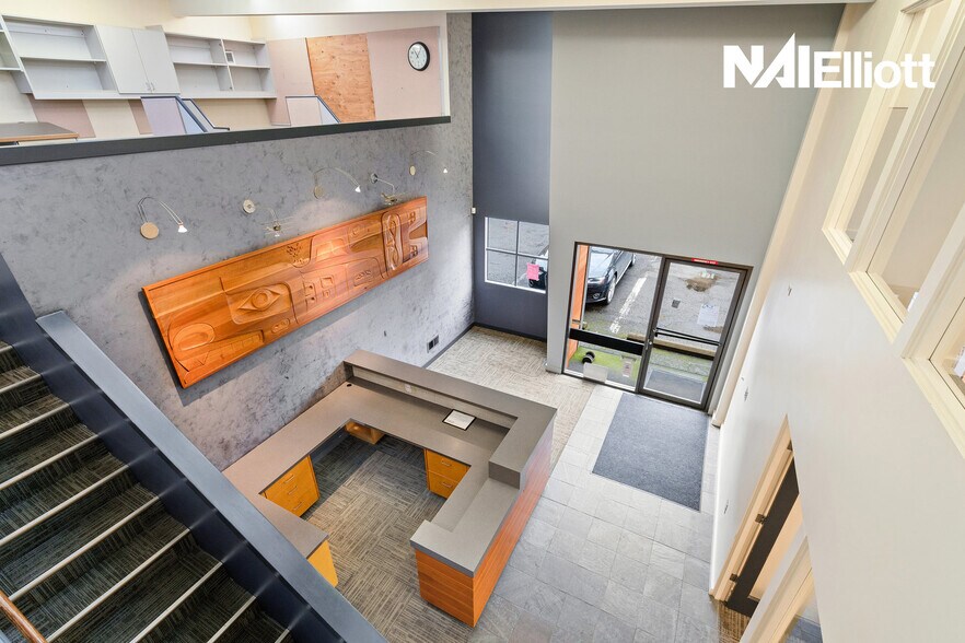 More Photos Of 2314 NW Savier St, Portland Flex For Sale