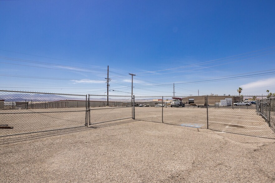 More Photos Of 1950 Centers Ave, Lake Havasu City Warehouse For Lease