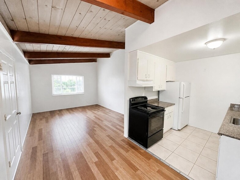 More Photos Of 1124 E 20th St, Oakland Apartments For Sale