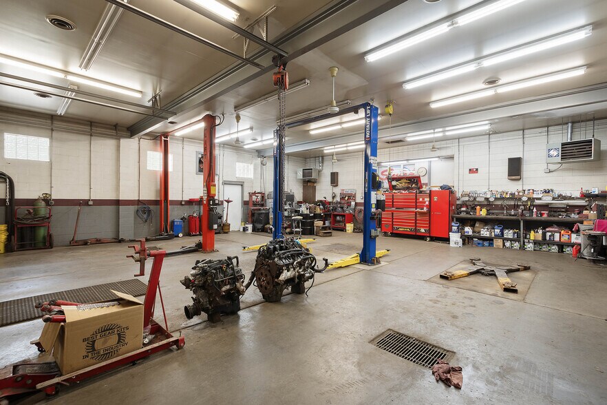 More Photos Of 306 Maple Creek Rd, Charleroi Auto Repair For Sale