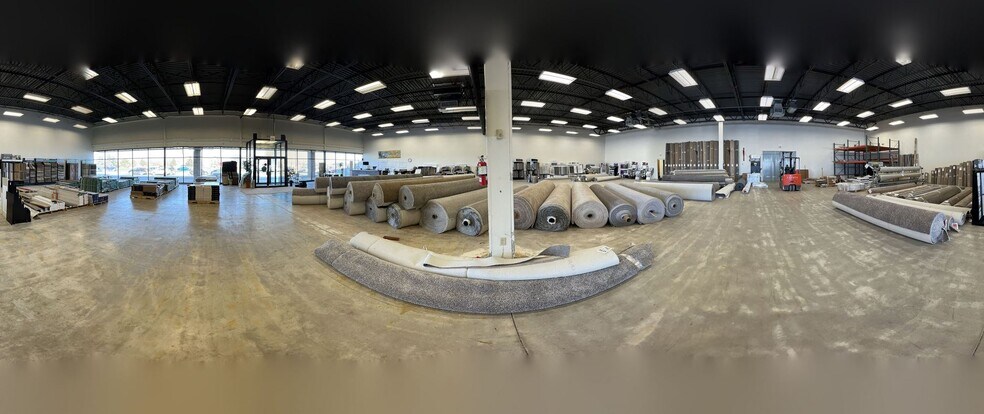 More Photos Of 1875 S Koeller St, Oshkosh Restaurant For Lease