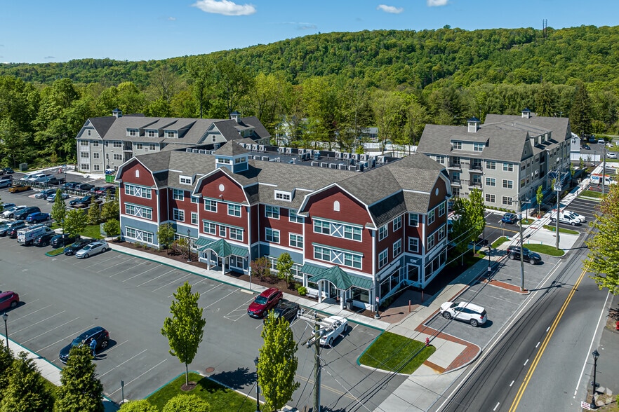 More Photos Of 800 Federal Rd, Brookfield Apartments For Lease
