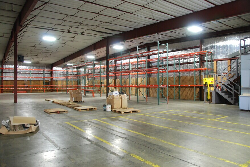 More Photos Of 377 Mccormick St, Saint Helena Warehouse For Lease