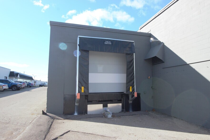More Photos Of 1390 Mt Read Blvd, Rochester Manufacturing For Lease
