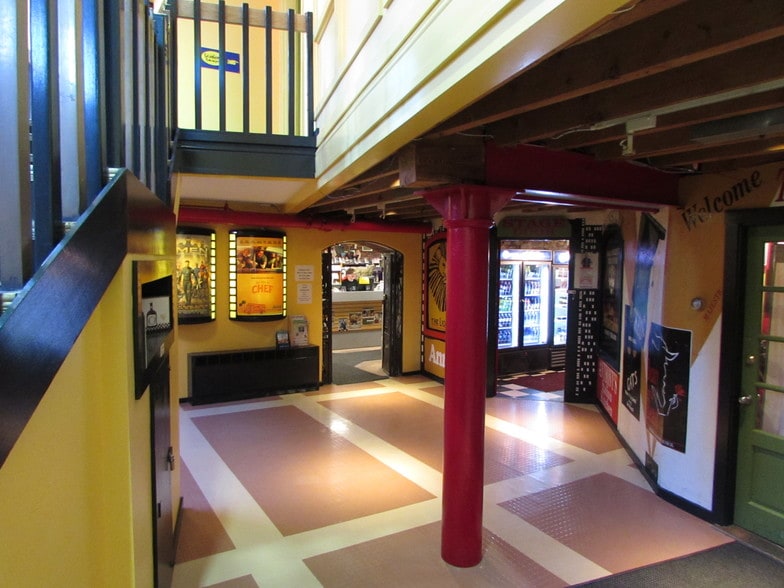More Photos Of 151 Middle St, Portland Storefront Retail Residential For Lease