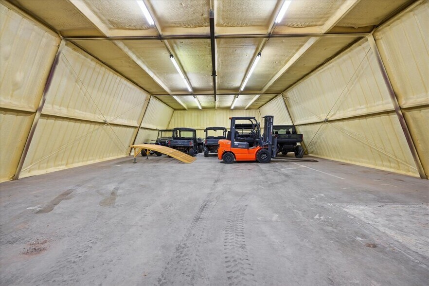 More Photos Of 3118 E Slaton Hwy, Lubbock Showroom For Sale