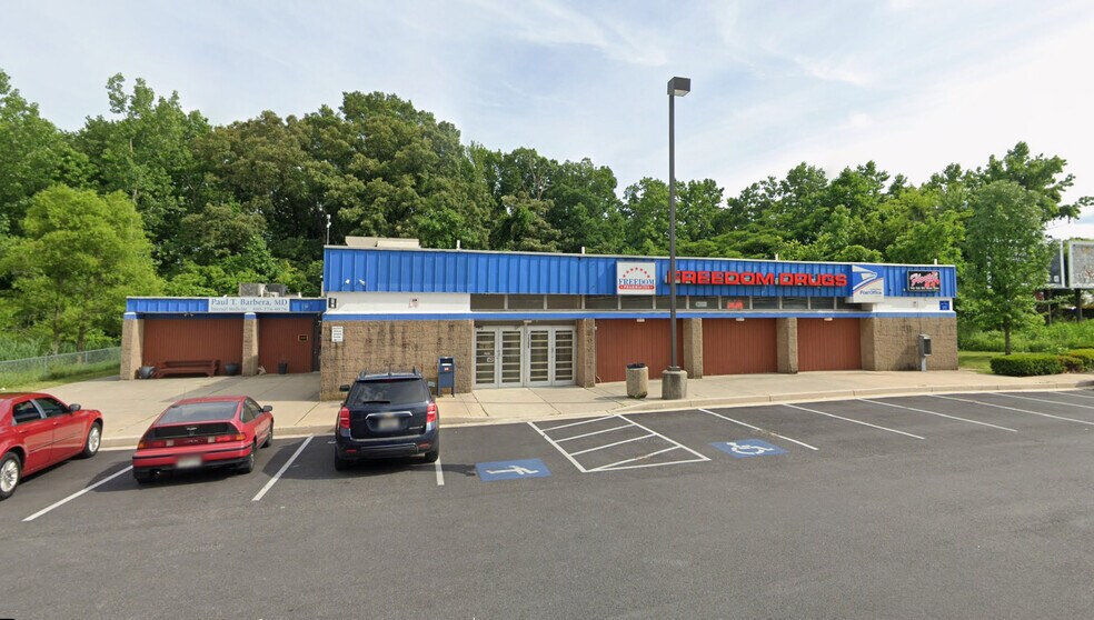 More Photos Of 7516 N Point Rd, Sparrows Point General Retail For Sale