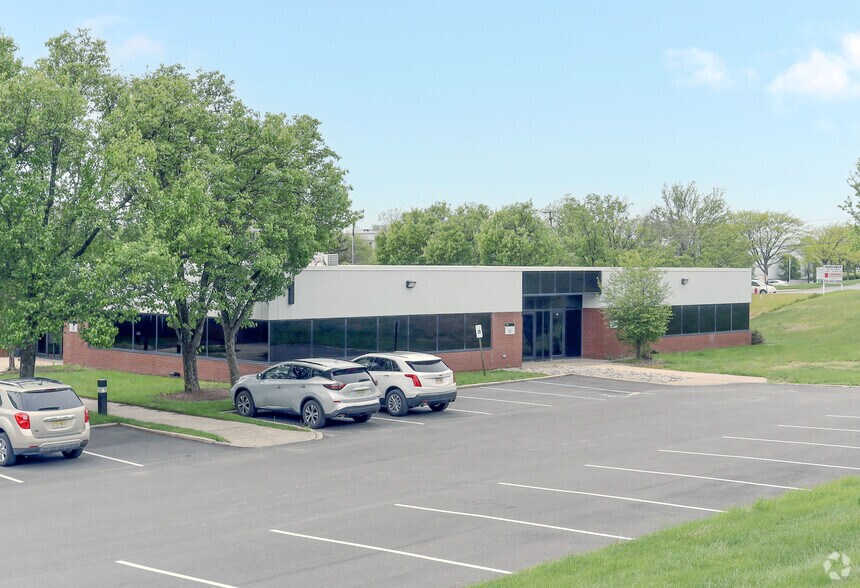 More Photos Of 1090 King Georges Post Rd, Edison Office For Lease