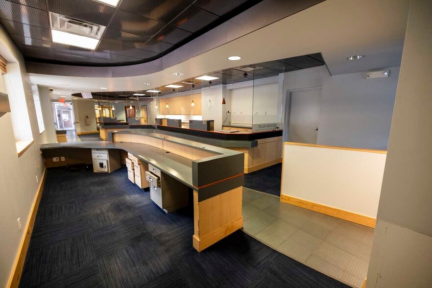 More Photos Of 602 E Green St, Champaign Storefront Retail Office For Lease