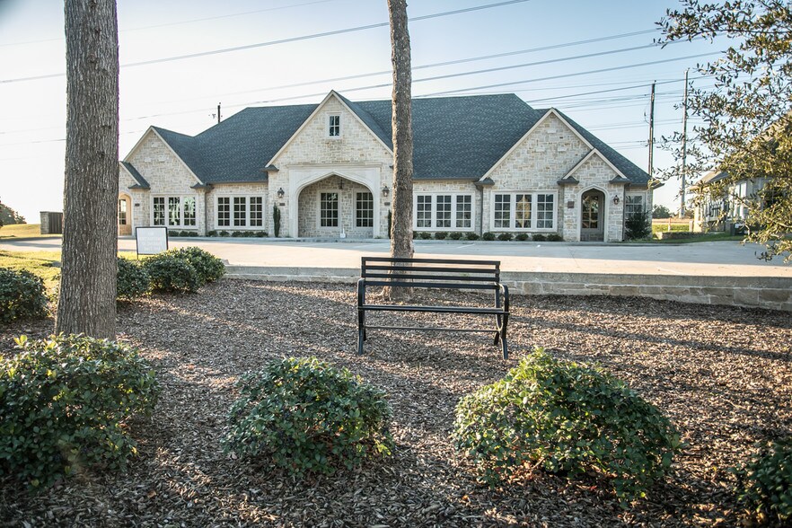 More Photos Of 6115 New Copeland Rd, Tyler Office For Lease