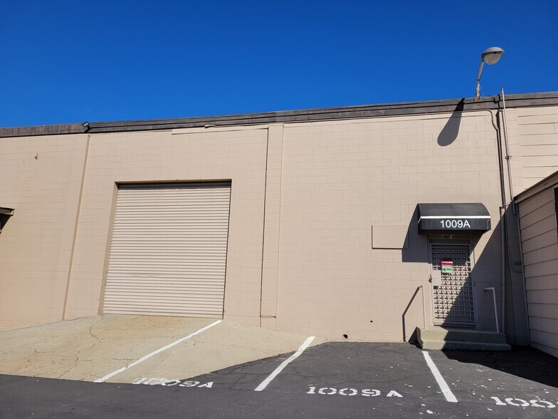 More Photos Of 1009 Brooks St, Ontario Warehouse For Lease