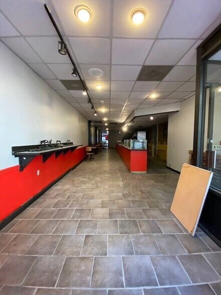 More Photos Of 835 N Market St, Wilmington Storefront Retail Office For Lease