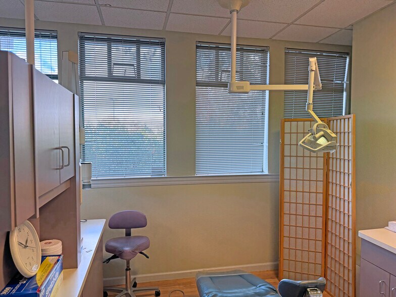 More Photos Of 418 Aviation Blvd, Santa Rosa Medical For Sale