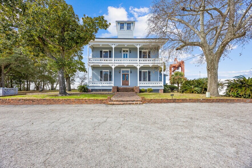 More Photos Of 501 N 3rd St, Fernandina Beach Office For Sale