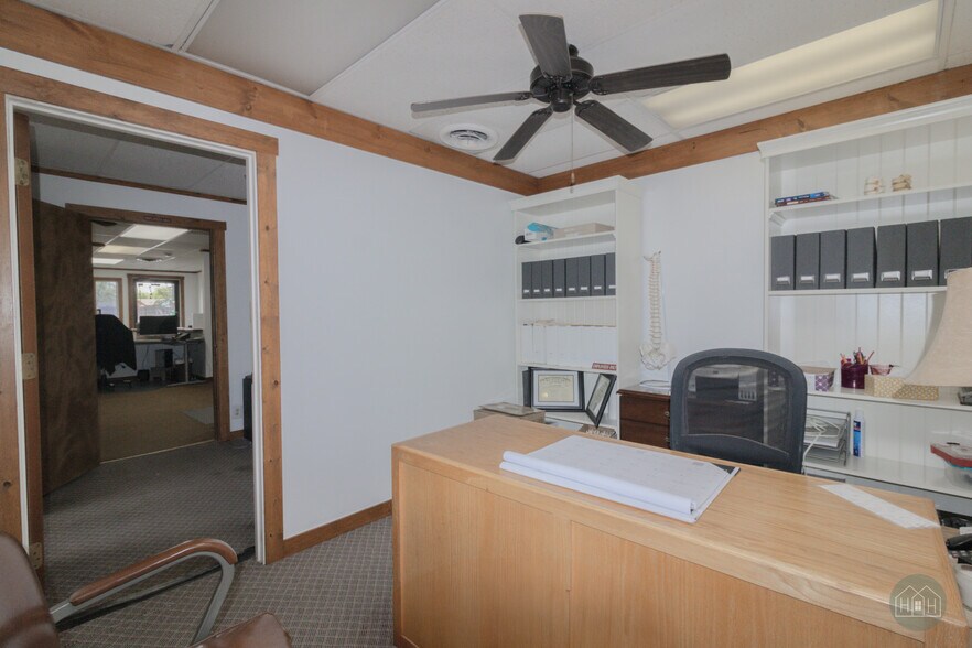 More Photos Of 3720 Wilbarger St, Vernon Flex For Sale