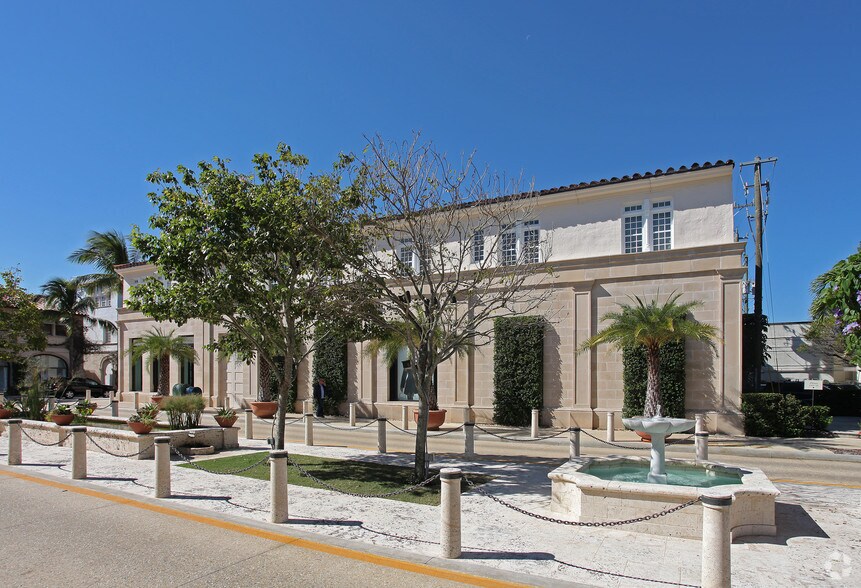 More Photos Of 301-303 Worth Ave, Palm Beach Storefront Retail Office For Lease