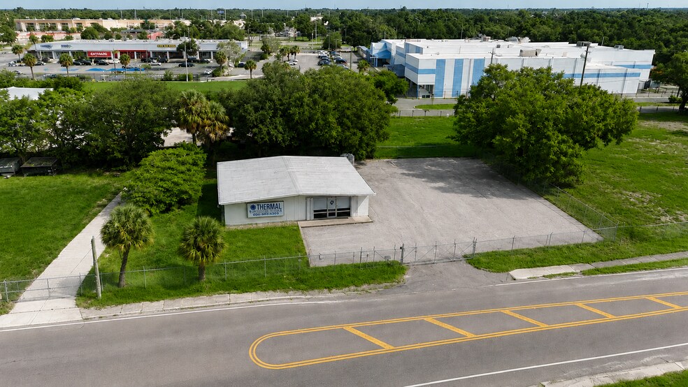More Photos Of 5100 E Broadway Ave, Tampa Showroom For Sale