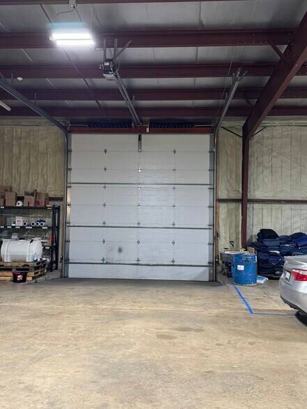 More Photos Of 526 N Commercial St, Neenah Warehouse For Lease
