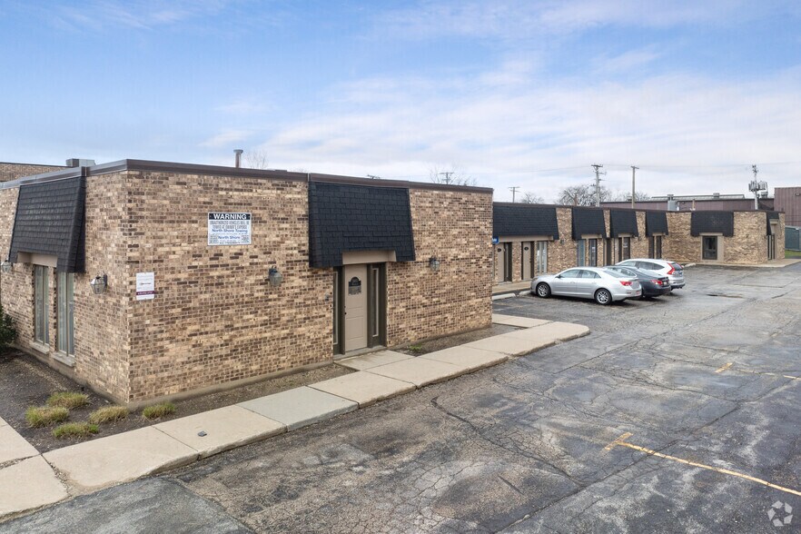 Primary Photo Of 3605 Woodhead Dr, Northbrook Office For Sale