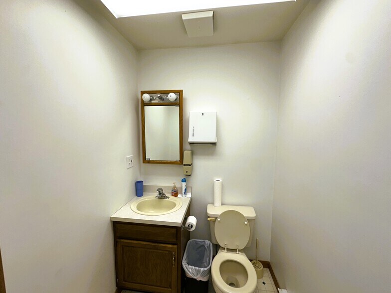 More Photos Of 15 Dunham Ave, Jamestown Medical For Lease