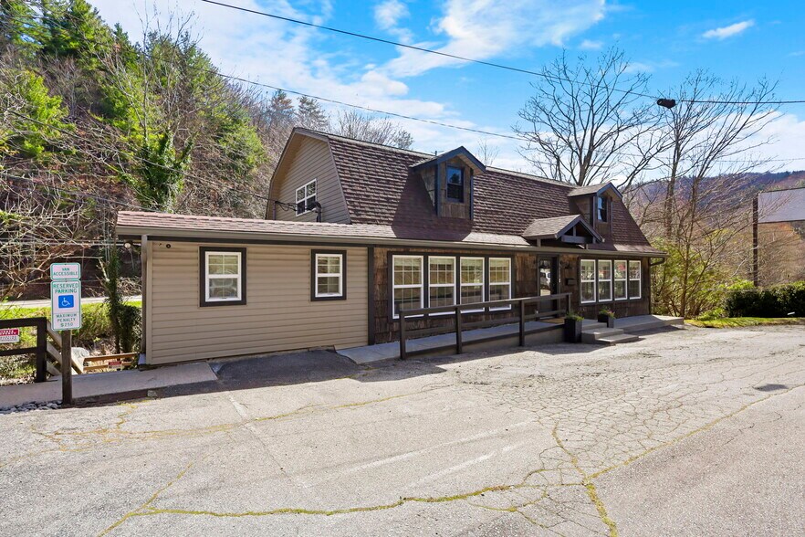 More Photos Of 3453 S Hwy 321, Blowing Rock General Retail For Sale