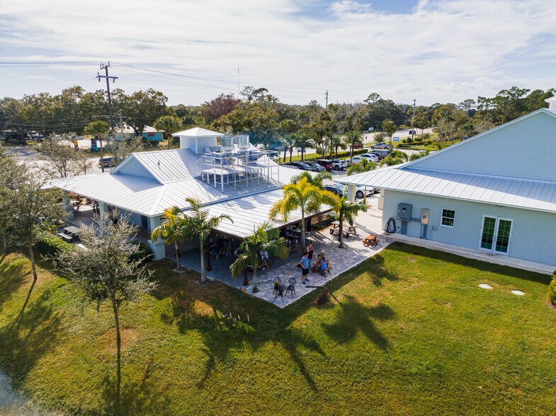 More Photos Of 3700 9th St SW, Vero Beach Restaurant For Sale