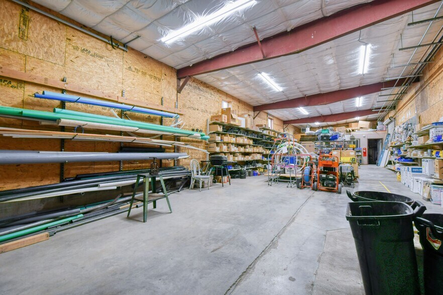 More Photos Of 818 Airport Rd, Pendleton Showroom For Sale